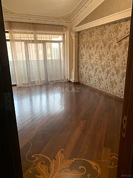 Satılır 6 otaqlı mənzil 400 m²