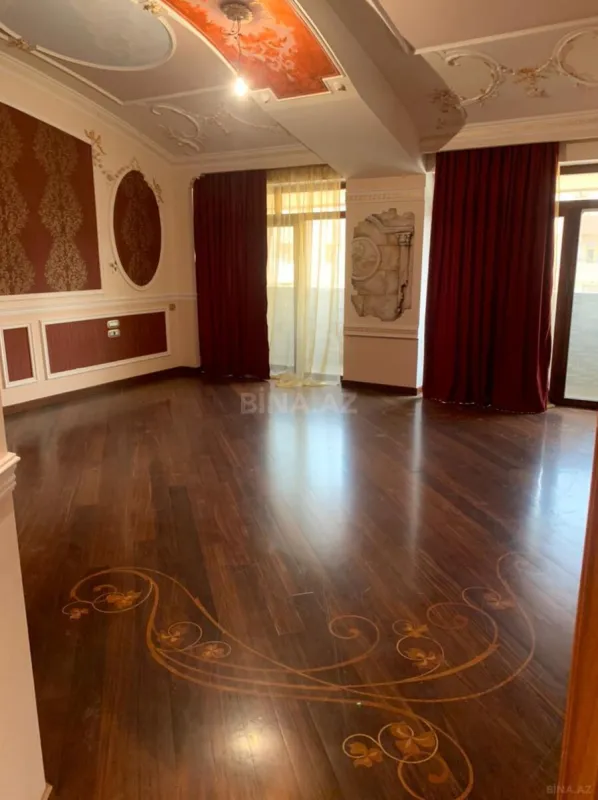 Satılır 6 otaqlı mənzil 400 m²