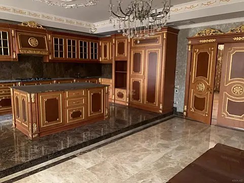 Satılır 6 otaqlı mənzil 400 m²