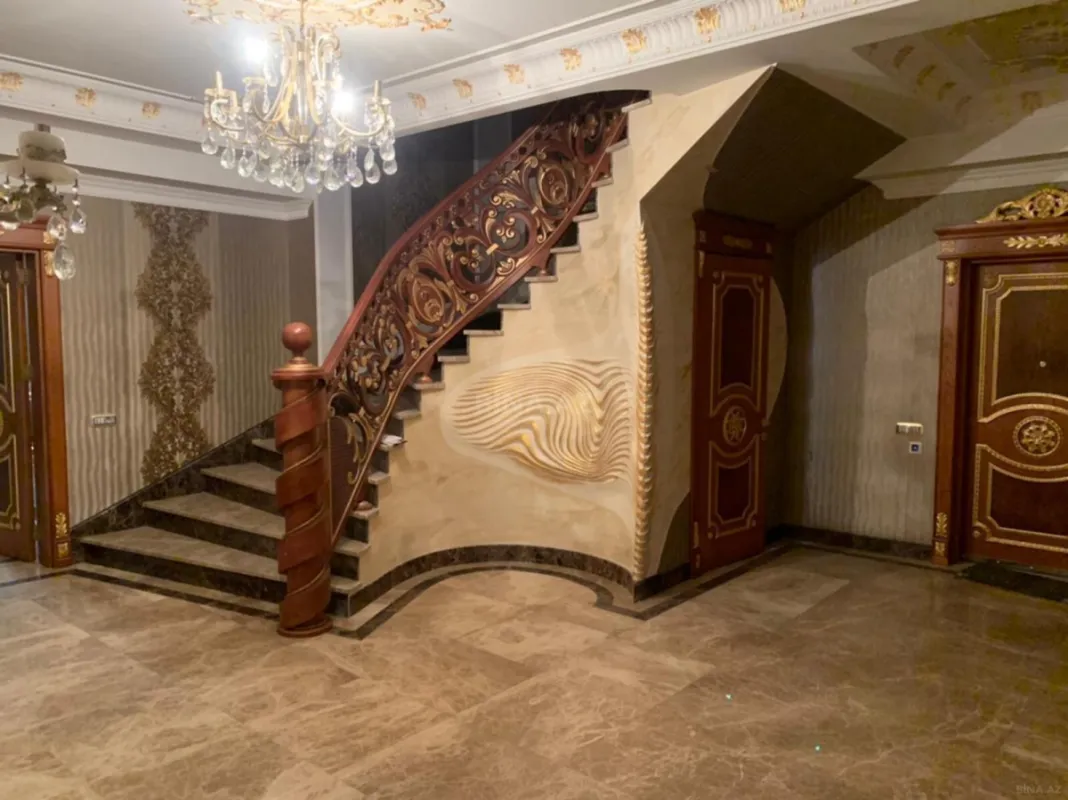 Satılır 6 otaqlı mənzil 400 m²