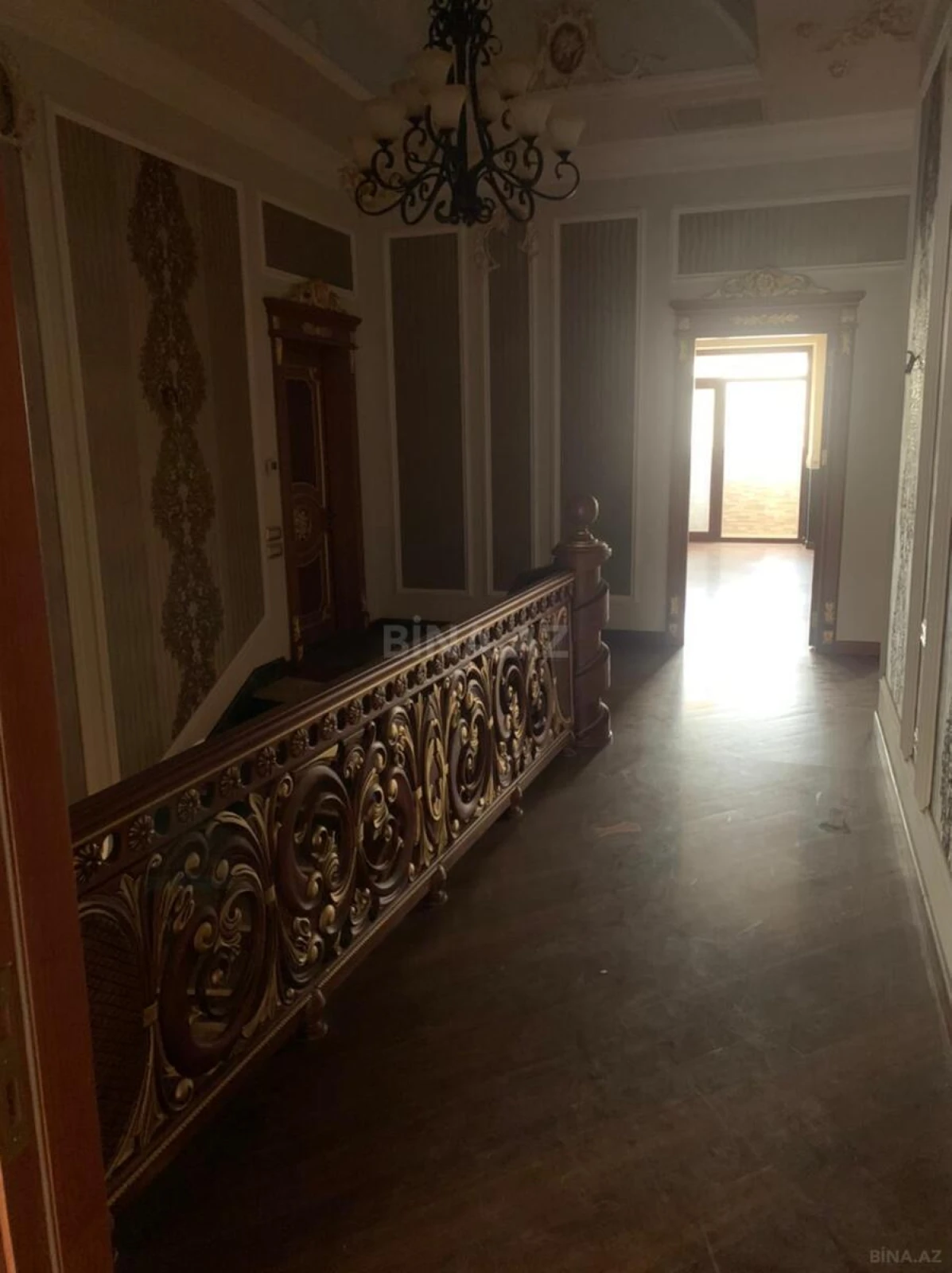 Satılır 6 otaqlı mənzil 400 m²