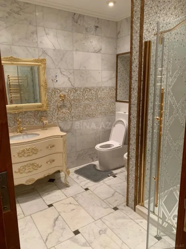 Satılır 6 otaqlı mənzil 400 m²