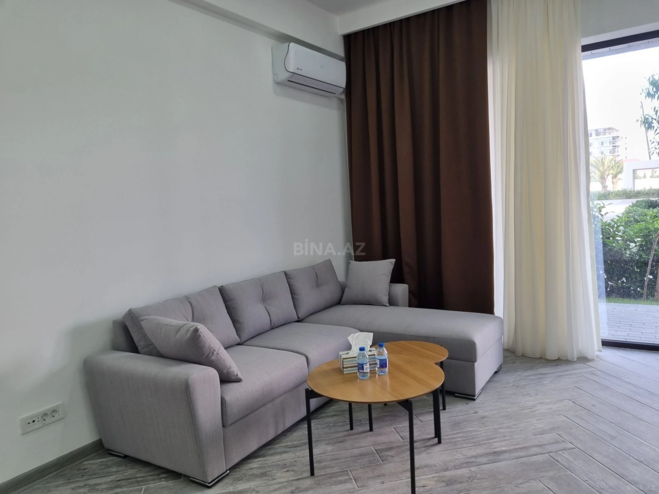 Satılır 2 otaqlı mənzil 93 m²