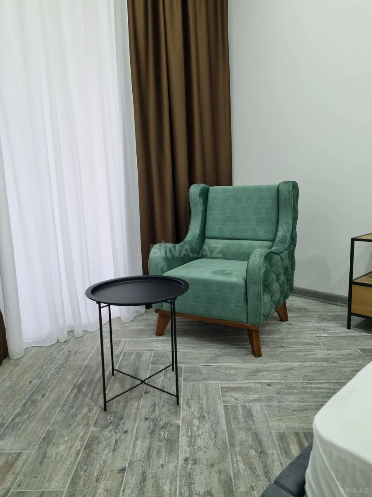 Satılır 2 otaqlı mənzil 93 m²