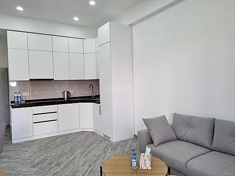 Satılır 2 otaqlı mənzil 93 m²