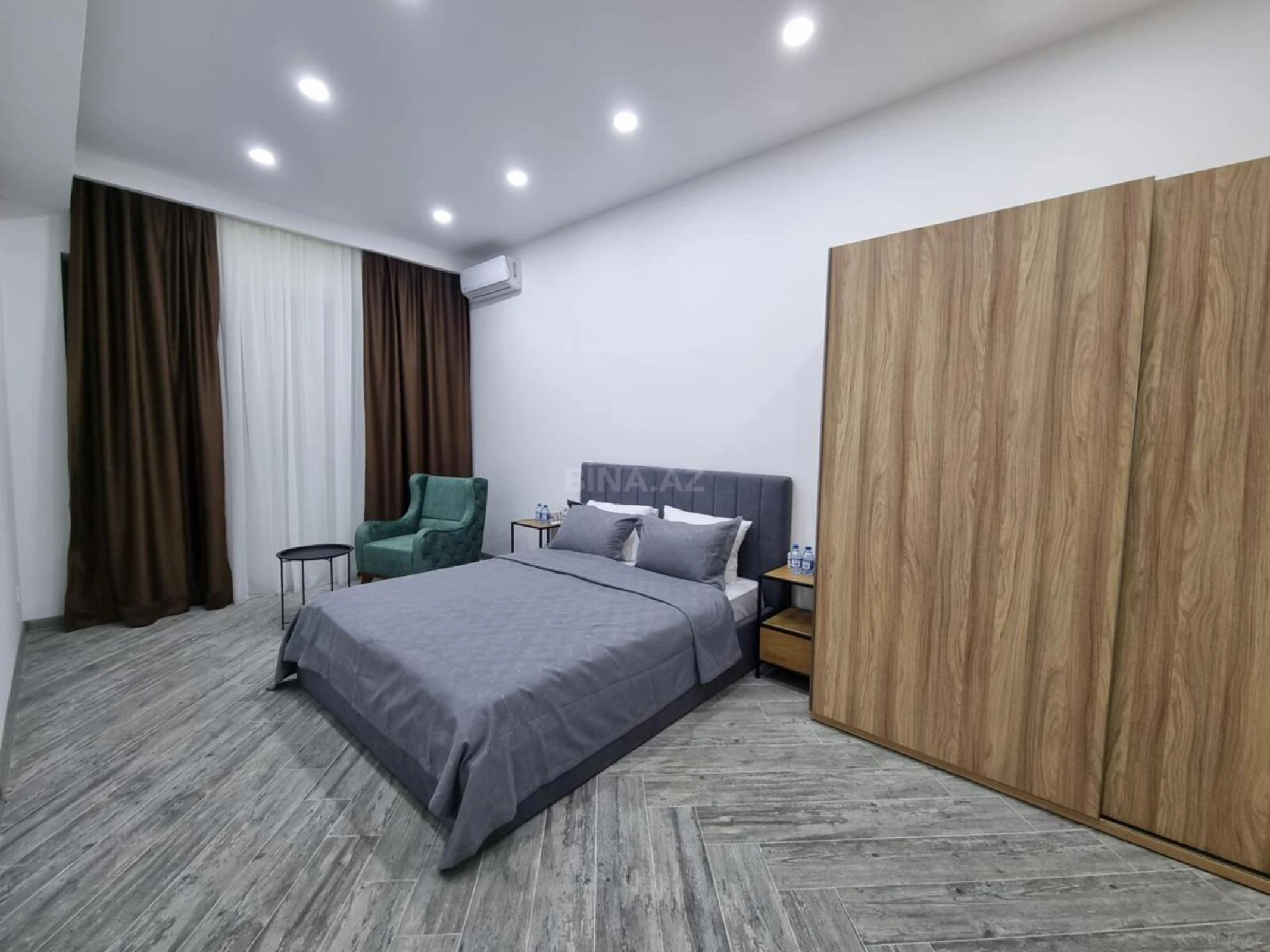 Satılır 2 otaqlı mənzil 93 m²