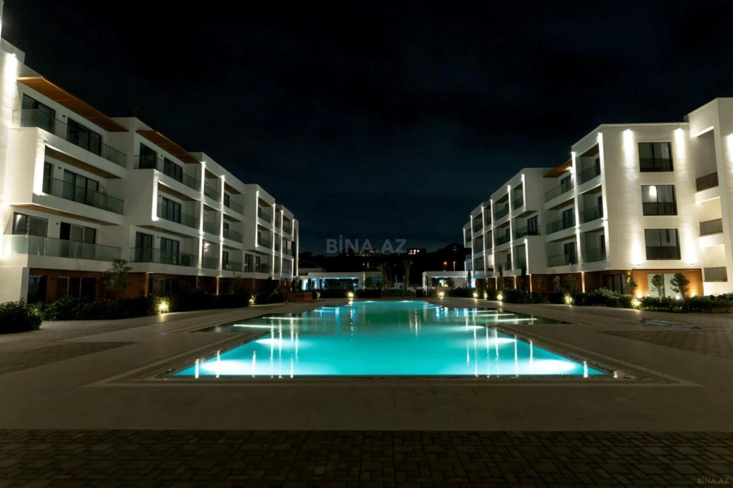 Satılır 2 otaqlı mənzil 93 m²