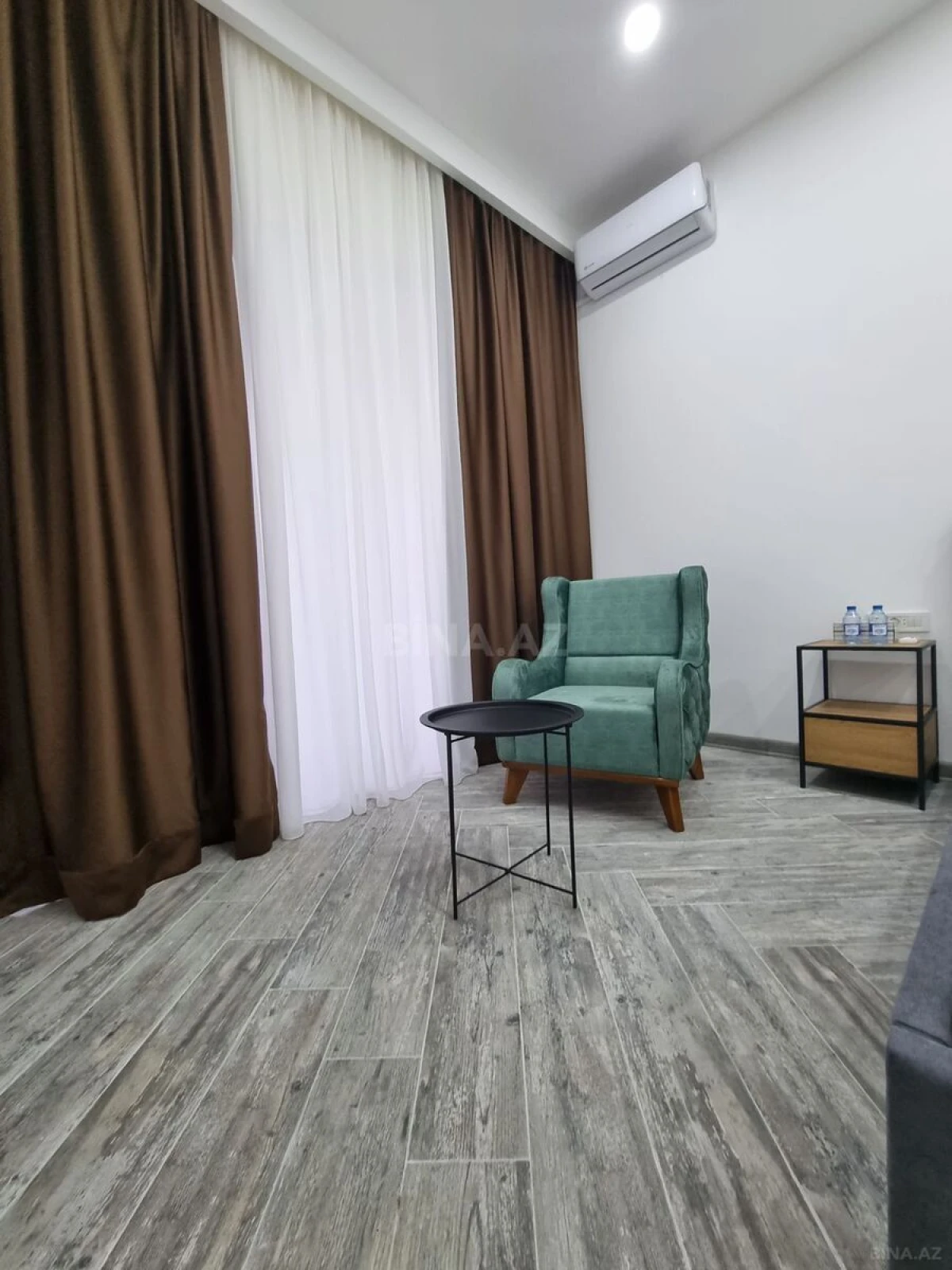 Satılır 2 otaqlı mənzil 93 m²