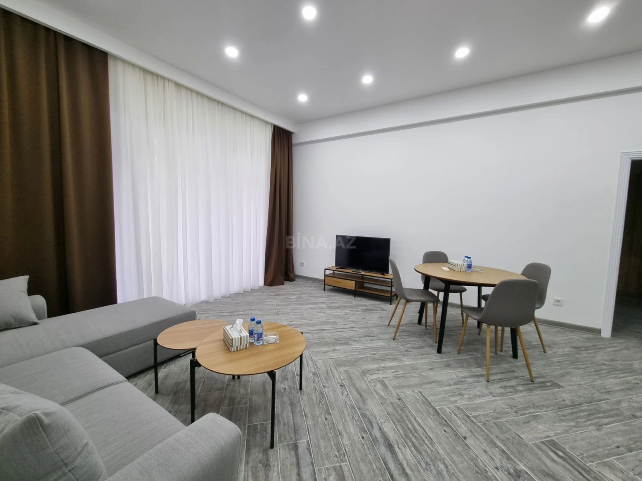 Satılır 2 otaqlı mənzil 93 m²
