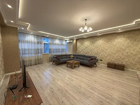 Kirayə verilir 3 otaqlı mənzil 175 m²