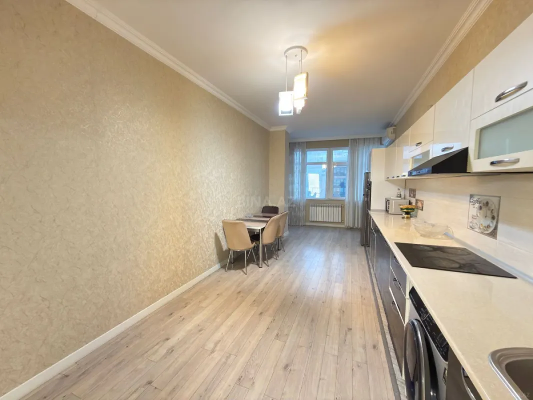 Kirayə verilir 3 otaqlı mənzil 175 m²