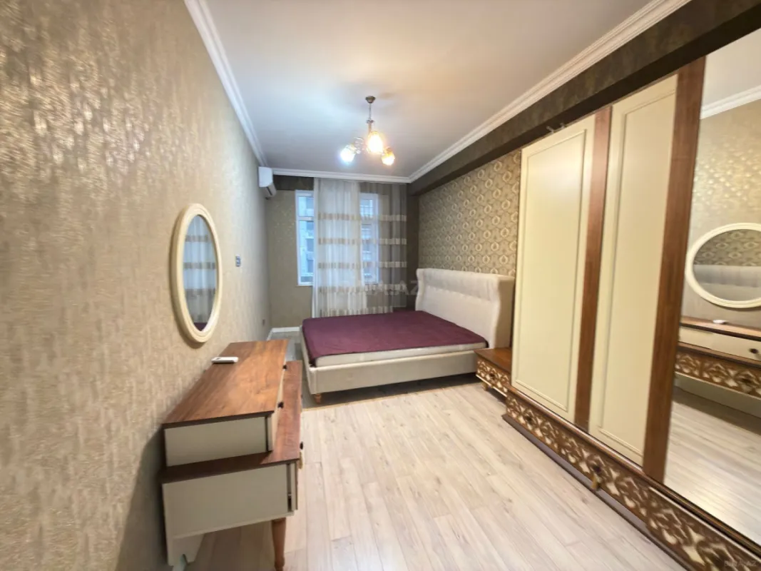 Kirayə verilir 3 otaqlı mənzil 175 m²