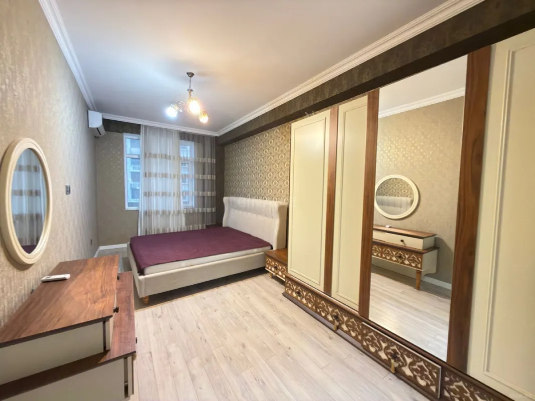 Kirayə verilir 3 otaqlı mənzil 175 m²