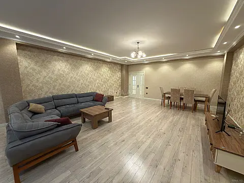 Kirayə verilir 3 otaqlı mənzil 175 m²