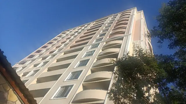 Satılır 2 otaqlı mənzil 105 m²