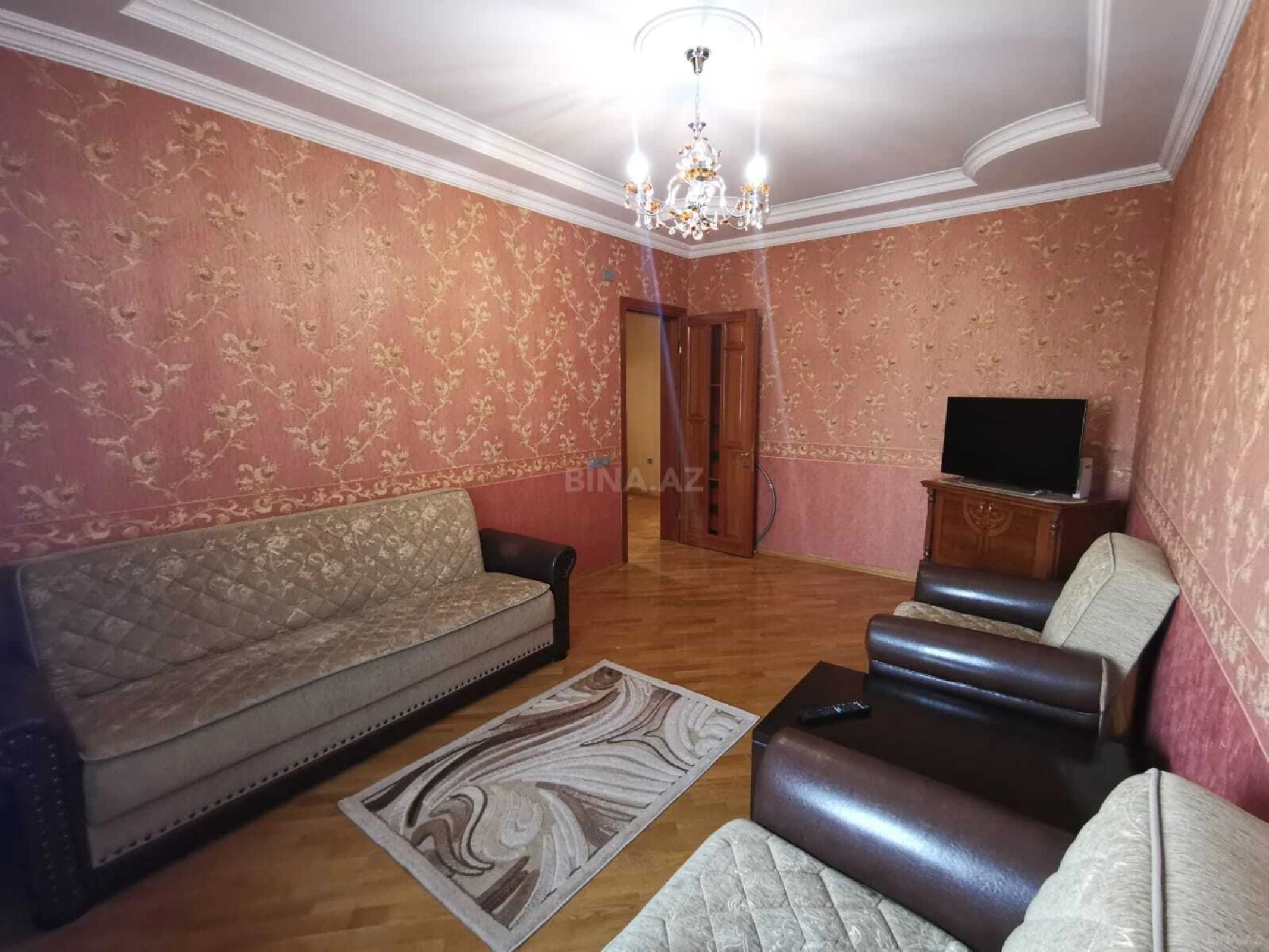 Satılır 7 otaqlı həyət evi 400 m²