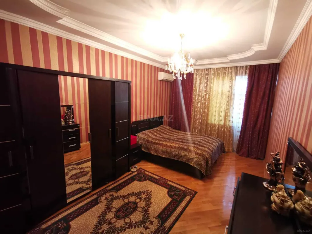 Satılır 7 otaqlı həyət evi 400 m²