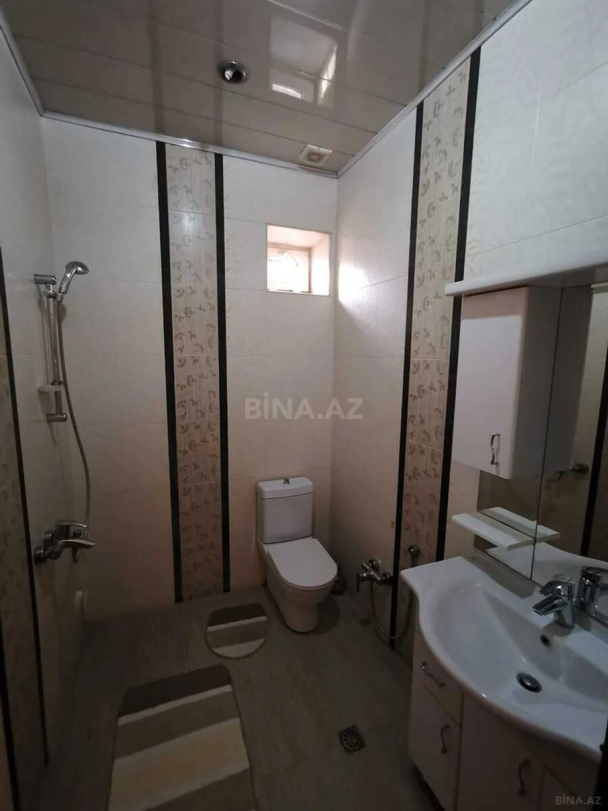 Satılır 7 otaqlı həyət evi 400 m²