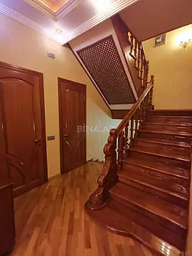 Satılır 7 otaqlı həyət evi 400 m²