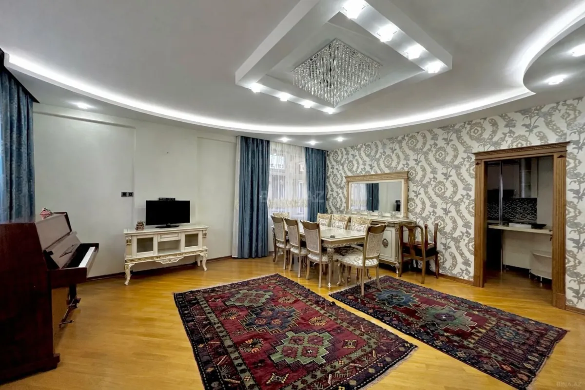 Satılır 3 otaqlı mənzil 125 m²