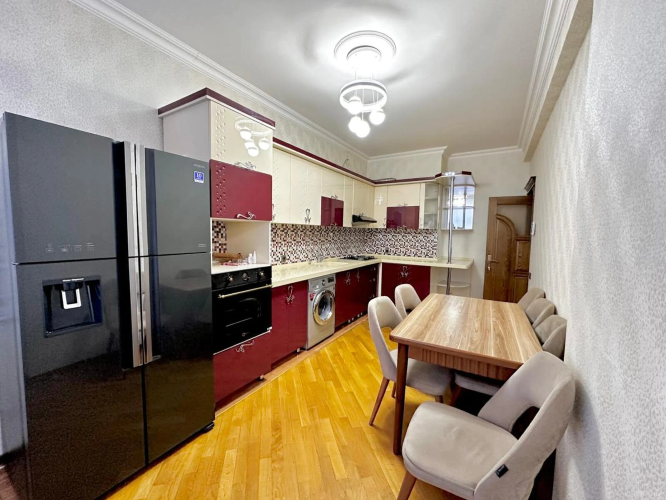 Satılır 3 otaqlı mənzil 125 m²