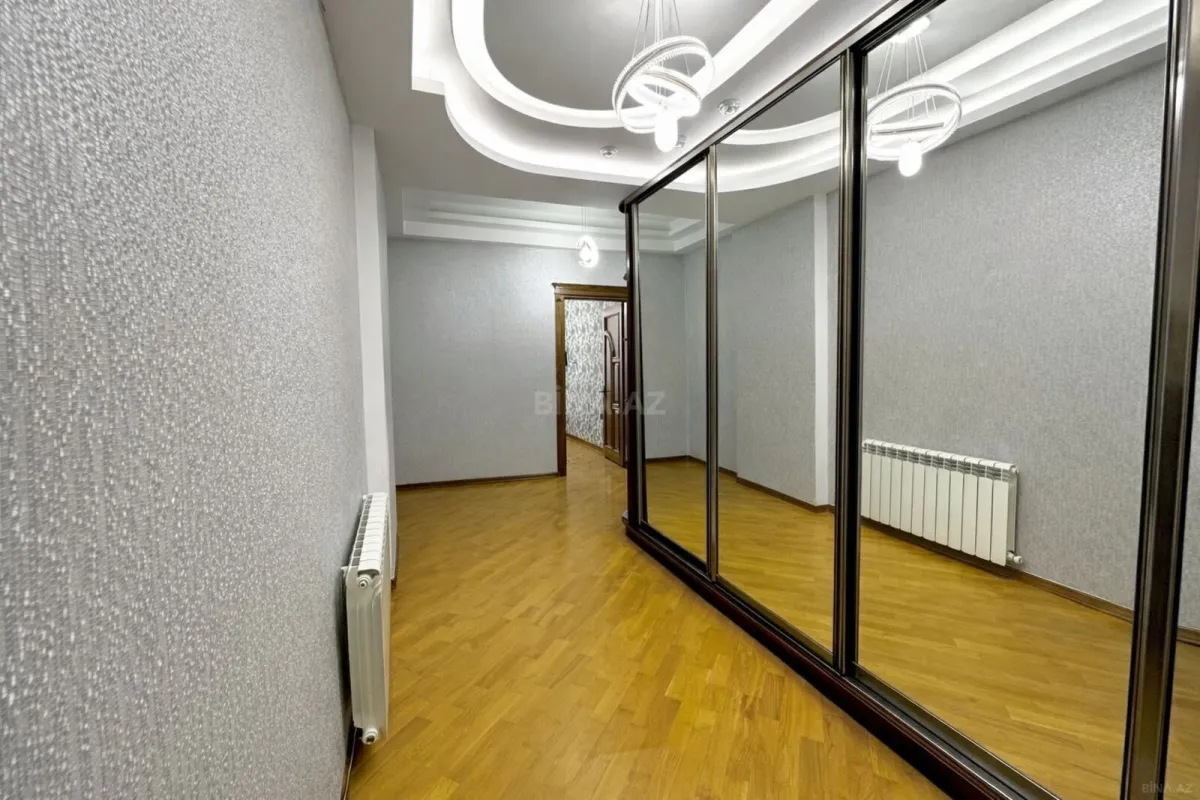Satılır 3 otaqlı mənzil 125 m²