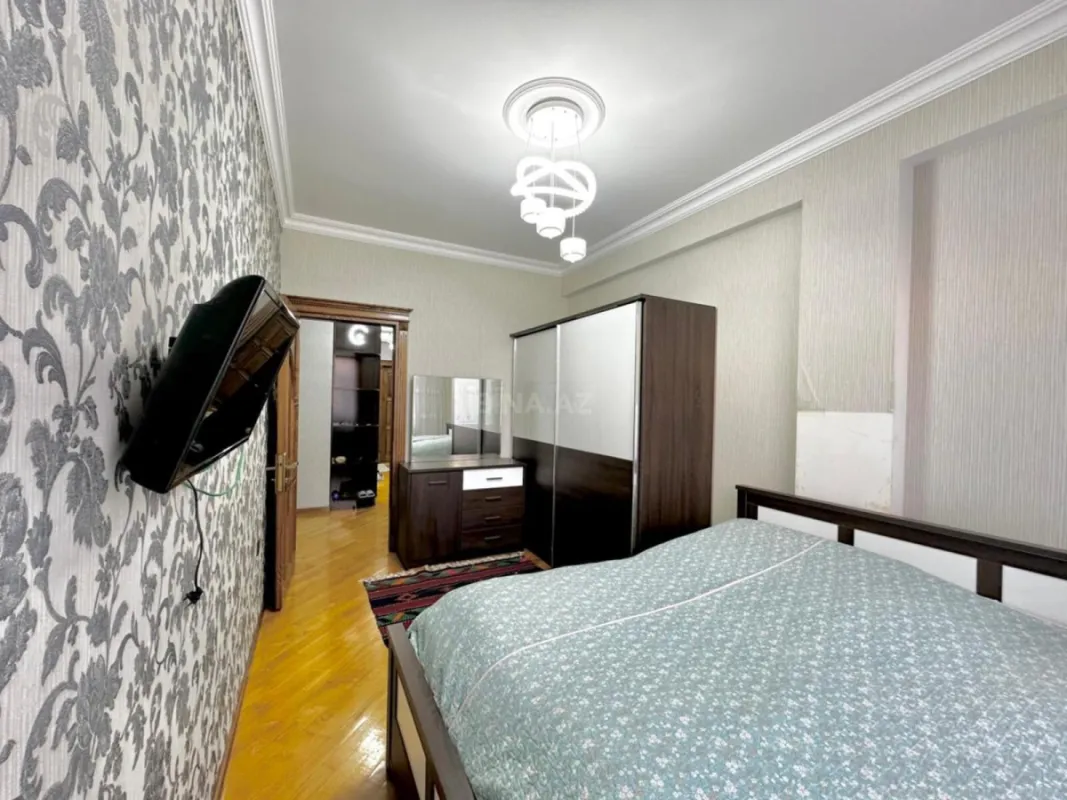 Satılır 3 otaqlı mənzil 125 m²