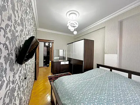 Satılır 3 otaqlı mənzil 125 m²