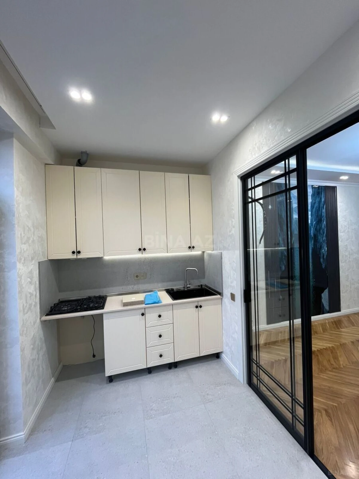 Satılır 2 otaqlı mənzil 65 m²