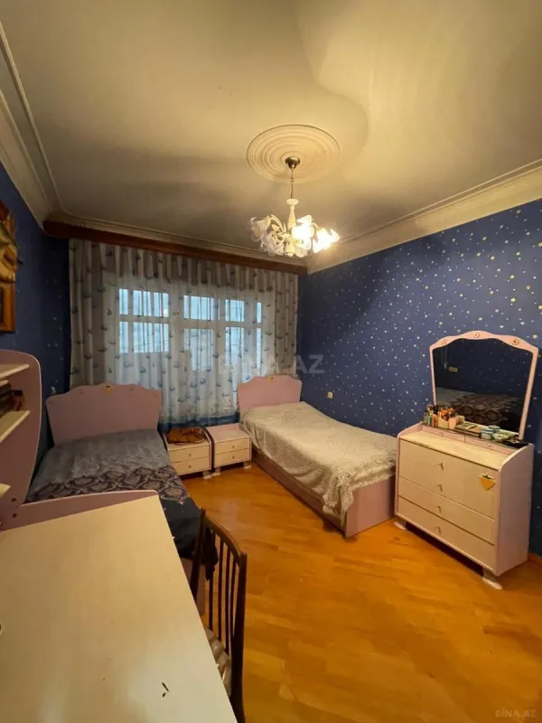 Satılır 5 otaqlı mənzil 115 m²