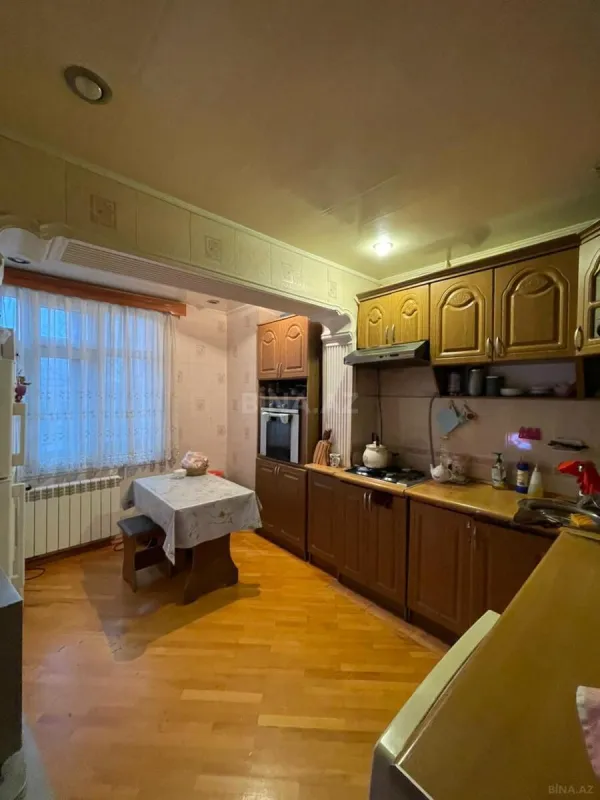 Satılır 5 otaqlı mənzil 115 m²