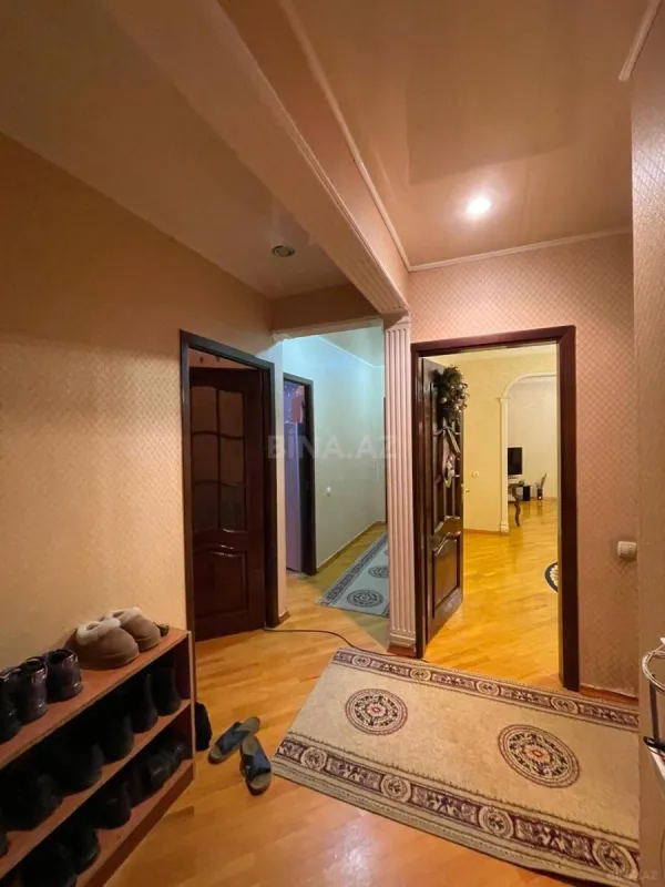 Satılır 5 otaqlı mənzil 115 m²