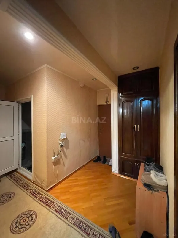 Satılır 5 otaqlı mənzil 115 m²
