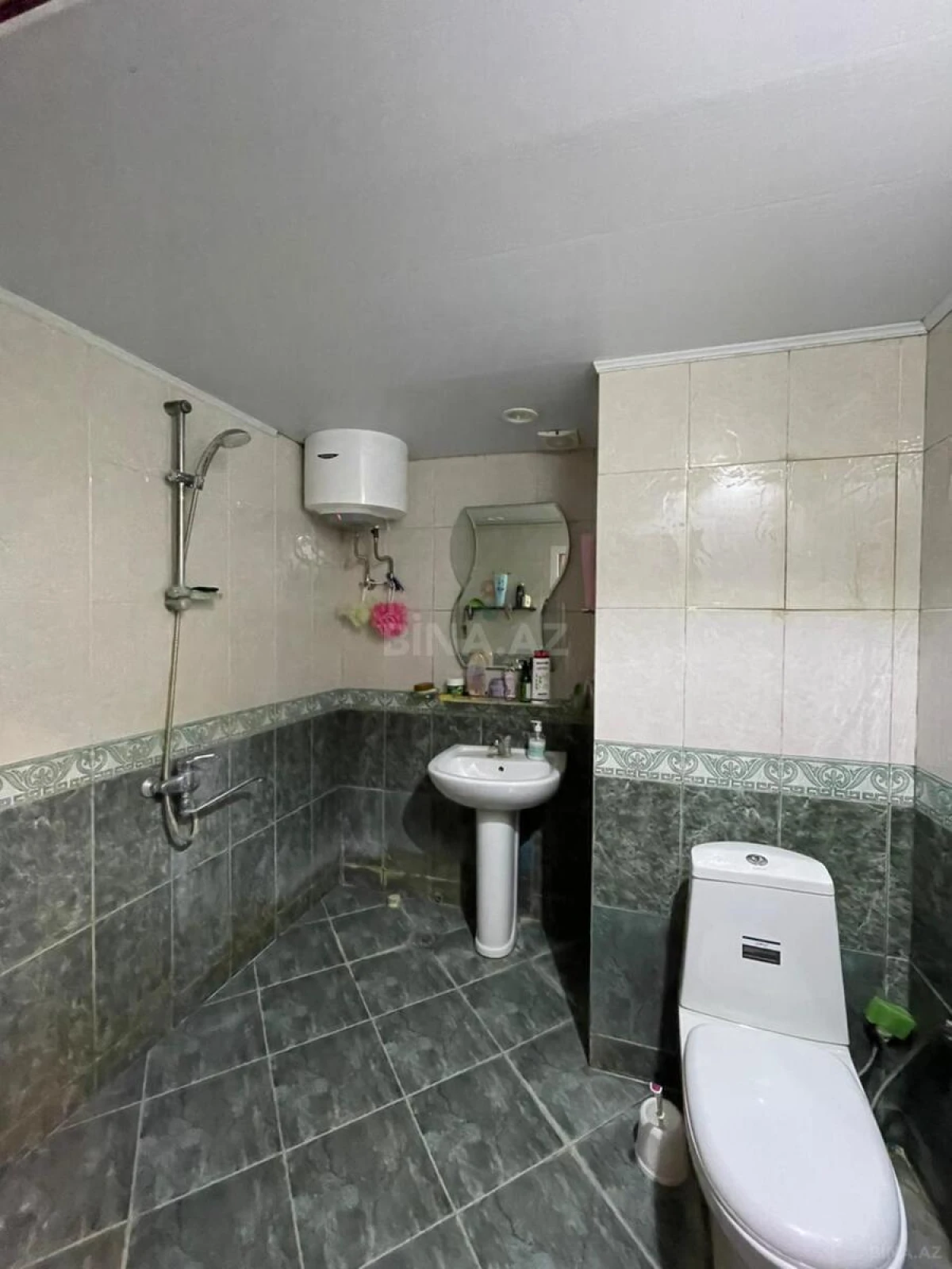 Satılır 5 otaqlı mənzil 115 m²