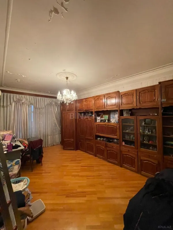 Satılır 5 otaqlı mənzil 115 m²