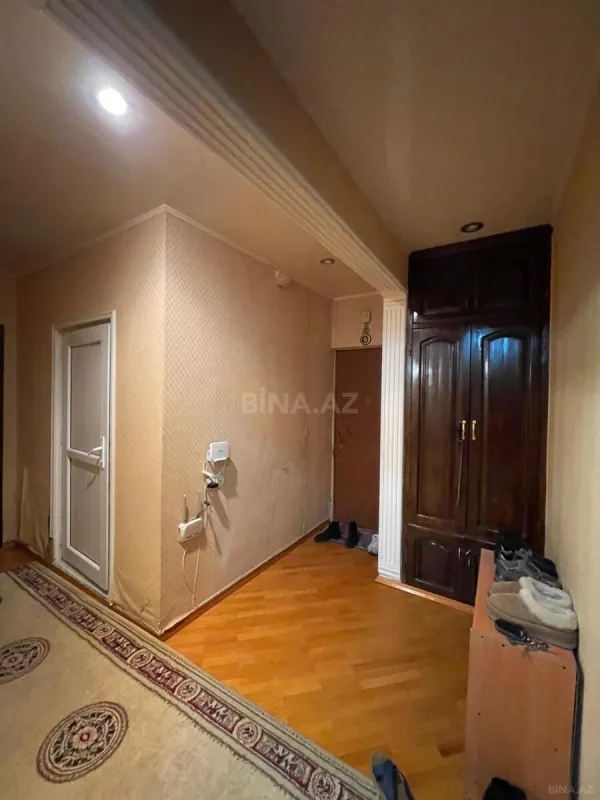 Satılır 5 otaqlı mənzil 115 m²