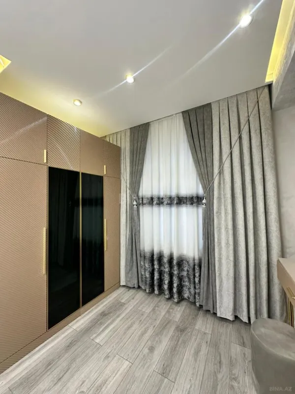 Satılır 2 otaqlı mənzil 78 m²
