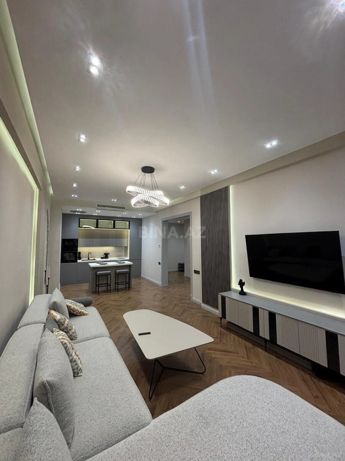 Kirayə verilir 2 otaqlı mənzil 76 m²