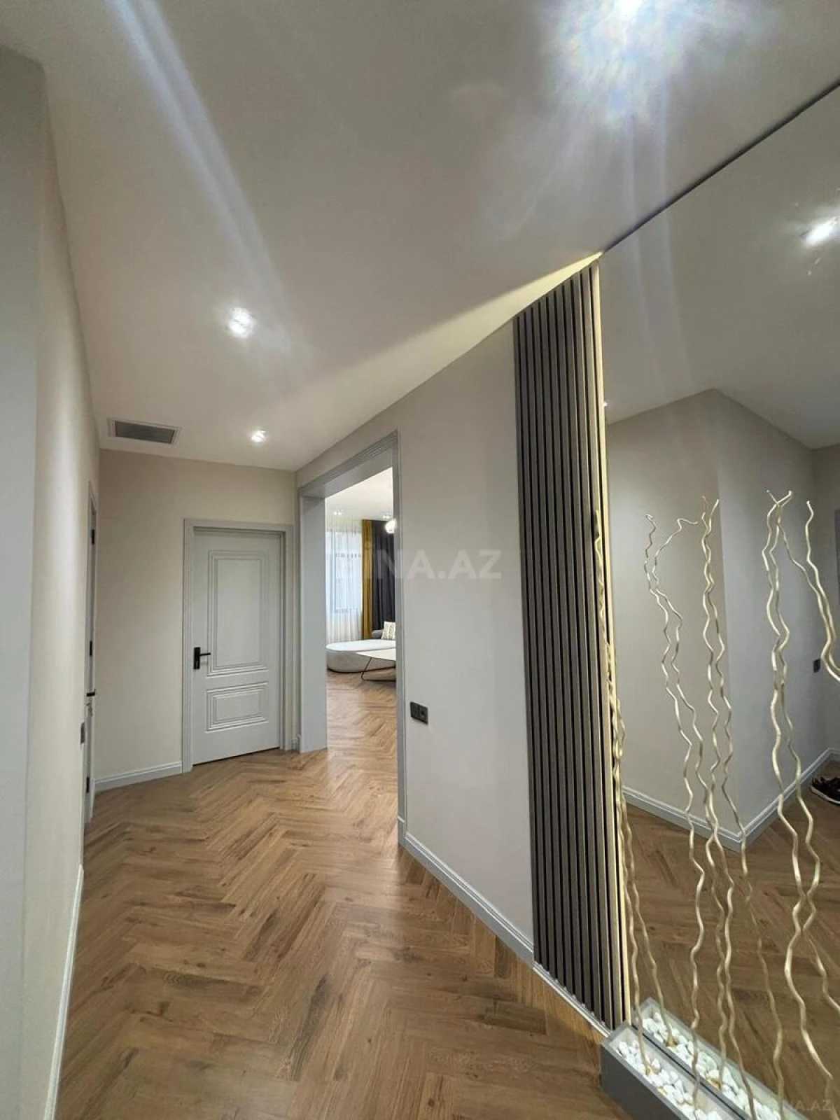 Kirayə verilir 2 otaqlı mənzil 76 m²