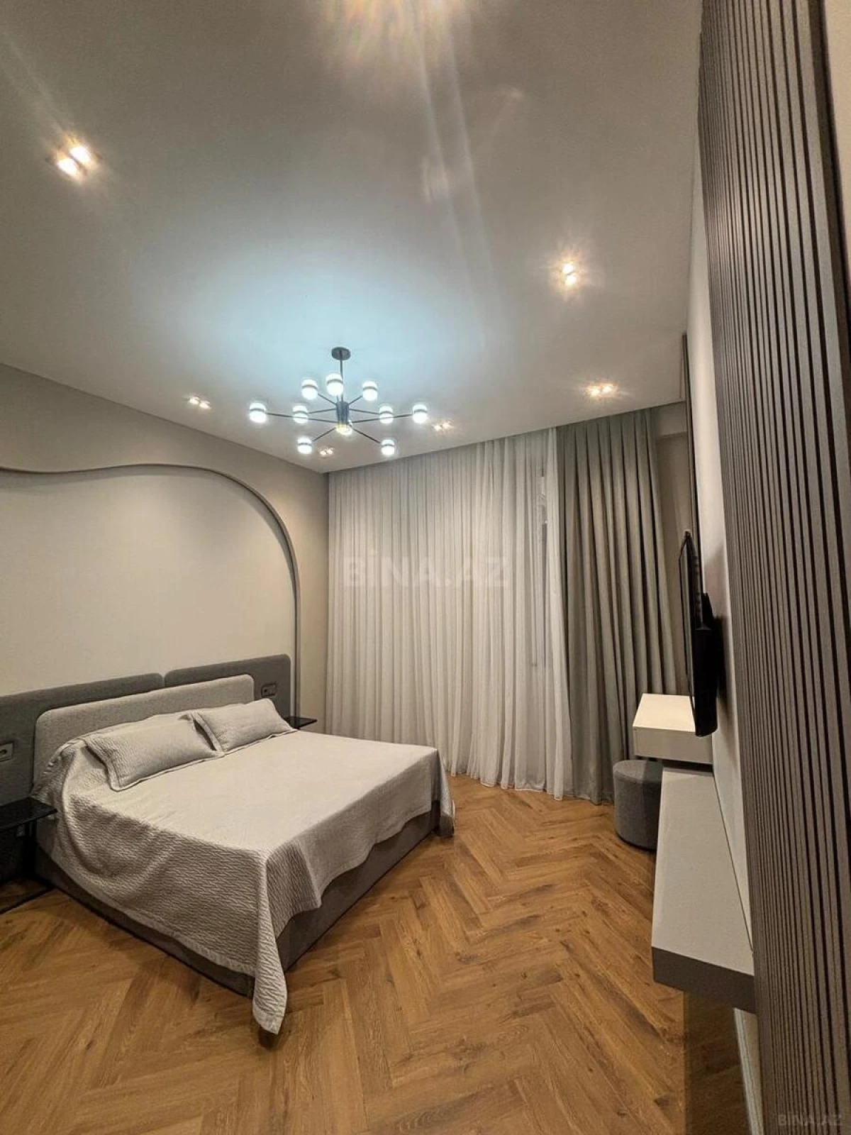 Kirayə verilir 2 otaqlı mənzil 76 m²