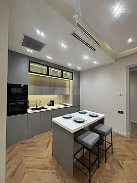 Kirayə verilir 2 otaqlı mənzil 76 m²
