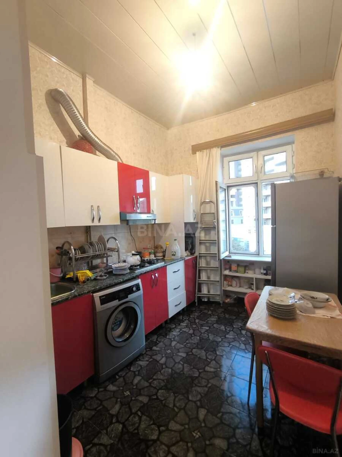 Kirayə verilir 2 otaqlı mənzil 60 m²