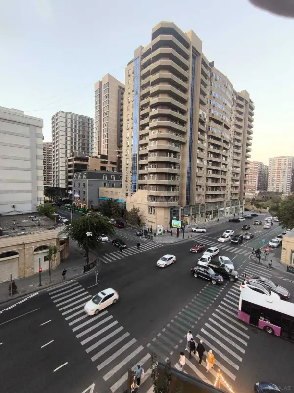 Kirayə verilir 2 otaqlı mənzil 60 m²