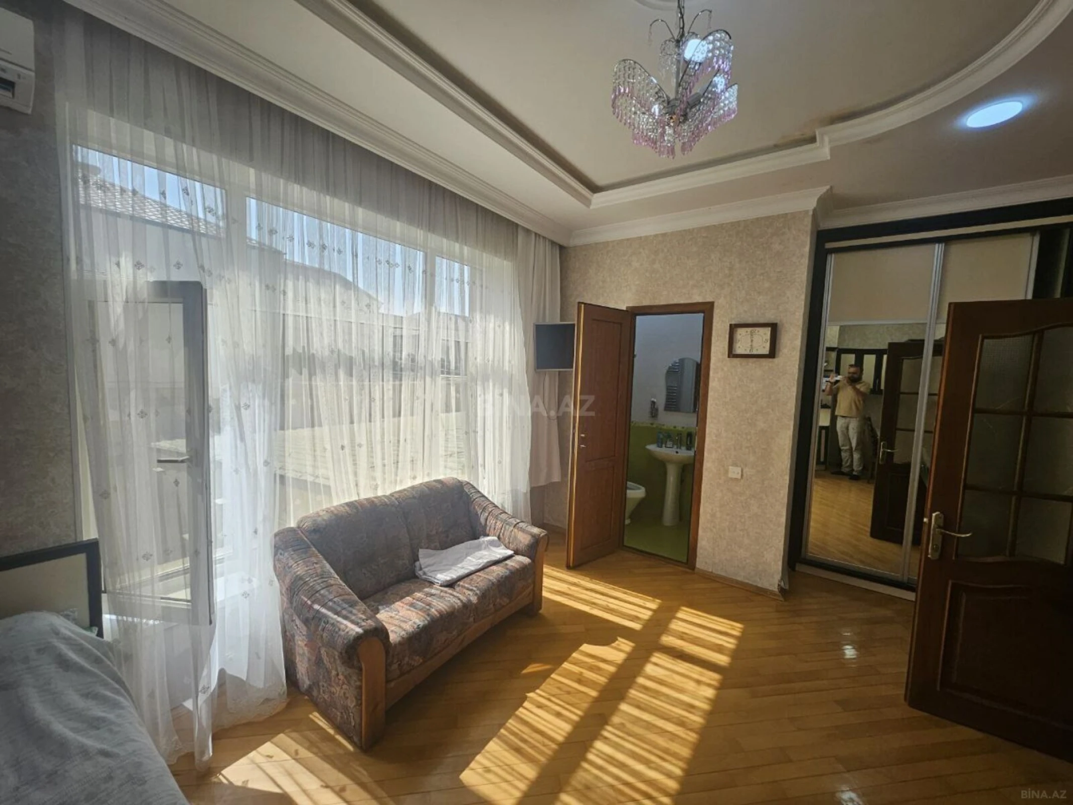Satılır 6 otaqlı həyət evi 400 m²