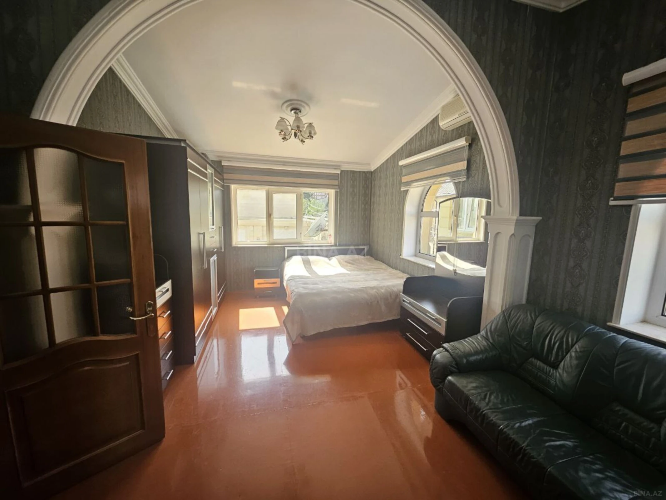 Satılır 6 otaqlı həyət evi 400 m²