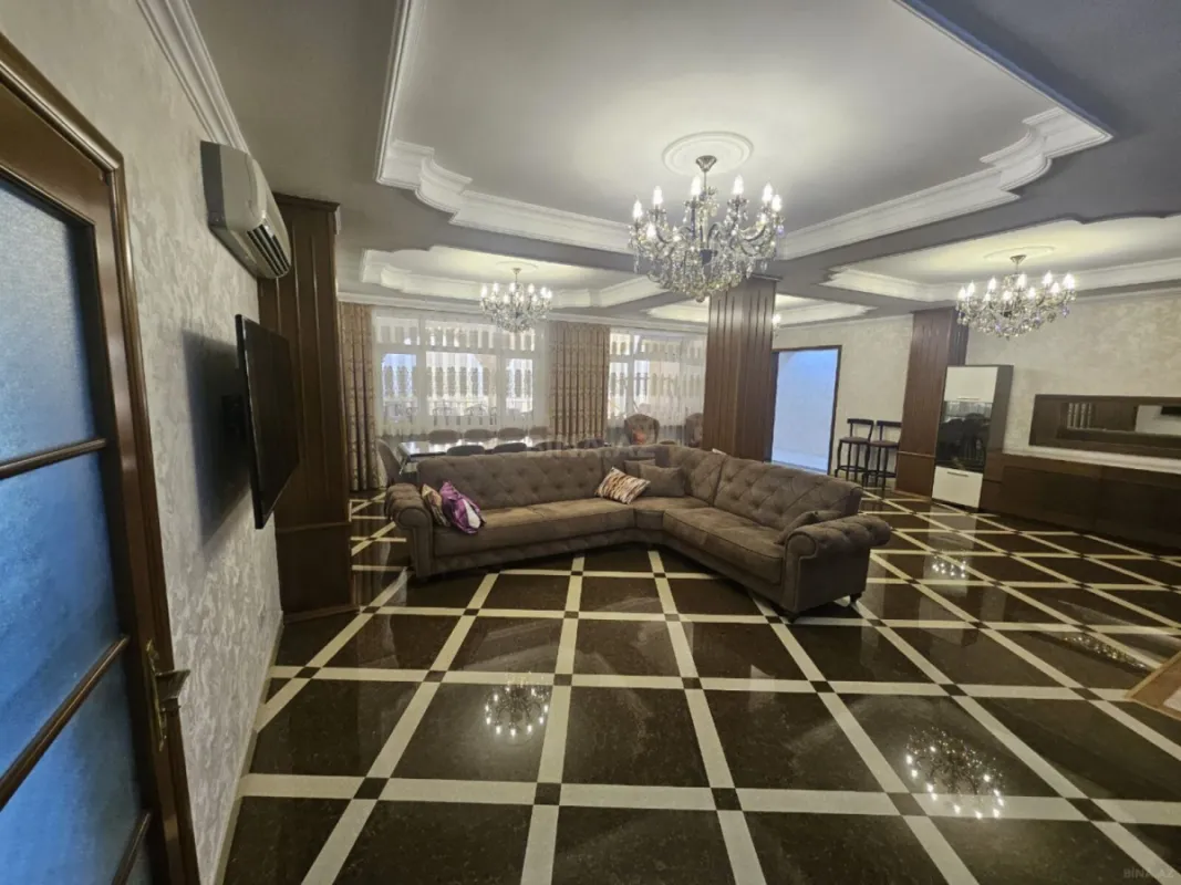 Satılır 6 otaqlı həyət evi 400 m²