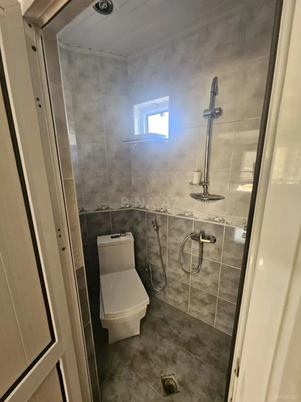 Satılır 6 otaqlı həyət evi 400 m²