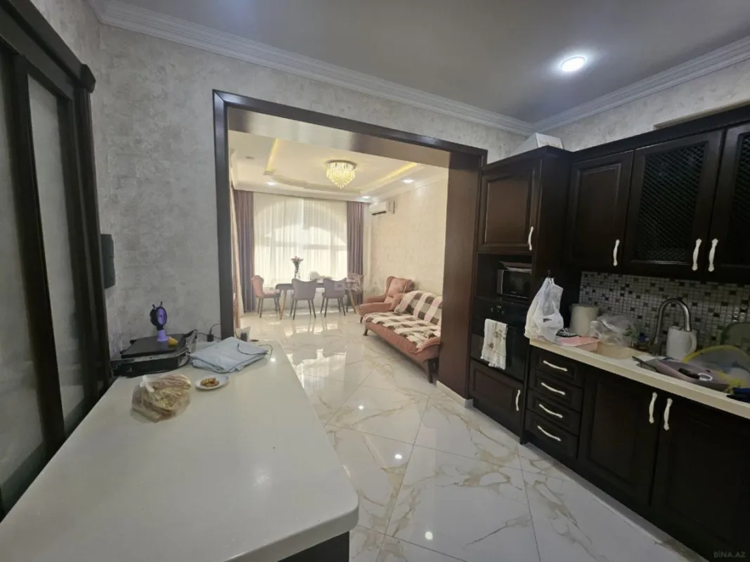 Satılır 6 otaqlı həyət evi 400 m²