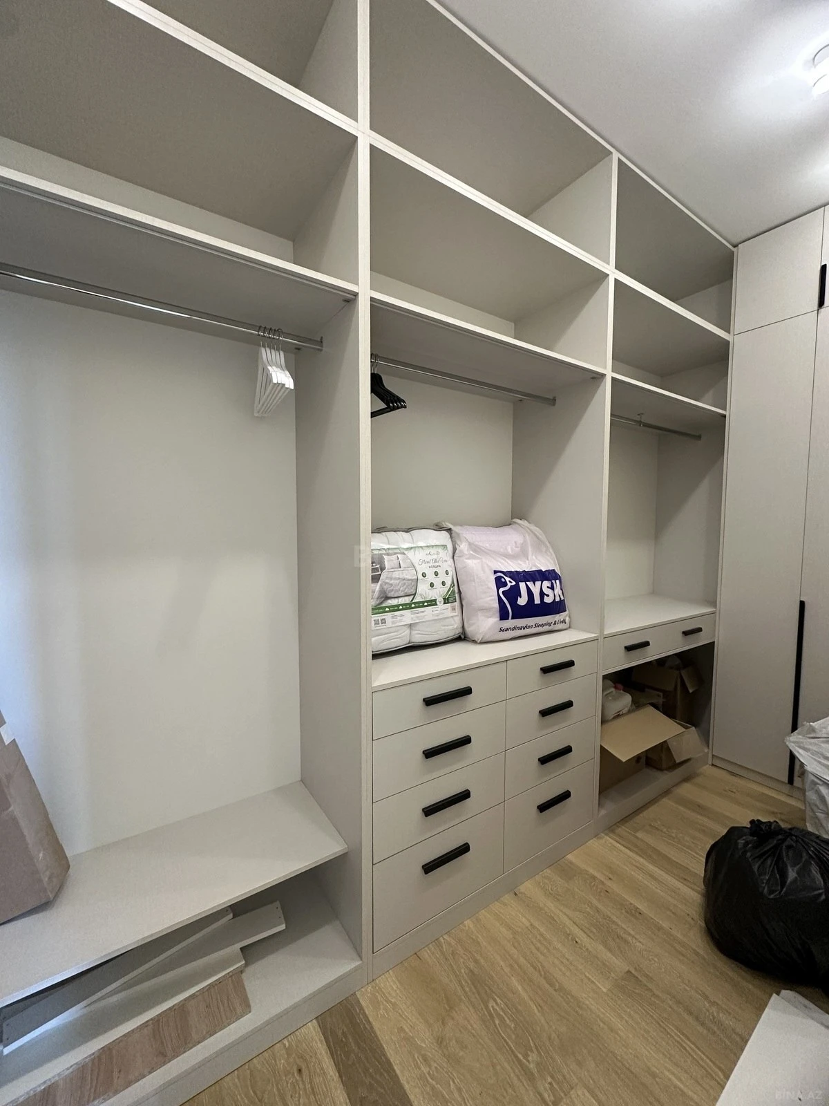 Kirayə verilir 2 otaqlı mənzil 97 m²