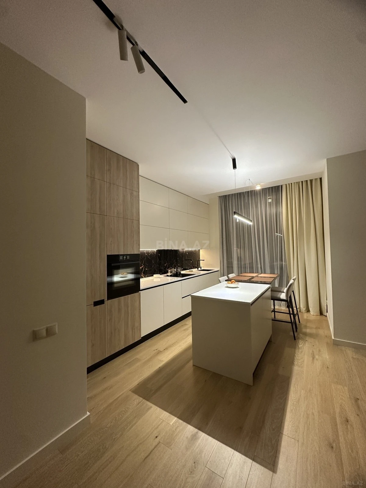 Kirayə verilir 2 otaqlı mənzil 97 m²